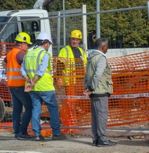 Scopri di più sull'articolo Tutto il mondo è cantiere! Umarells di tutto il mondo unitevi…