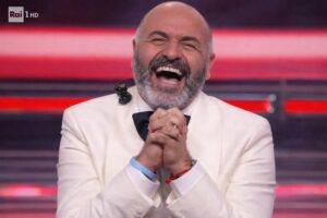 Scopri di più sull'articolo IO: “Ehi Grok, fammi una recensione brutalmente onesta di Per sempre sì di Sal…