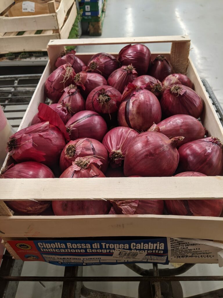 Scopri di più sull'articolo Cosa ci farò mai con tutte queste cipolle rosse di Tropea?!? 😮…