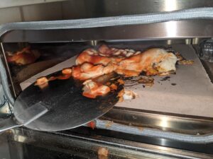 Scopri di più sull'articolo Dato un nuovo forno, regalo di 50° compleanno, ed un disco di impasto farcito…