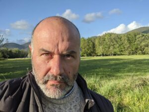 Scopri di più sull'articolo Mi è stato fatto notare che nei selfie faccio sempre lo sguardo tenebroso…