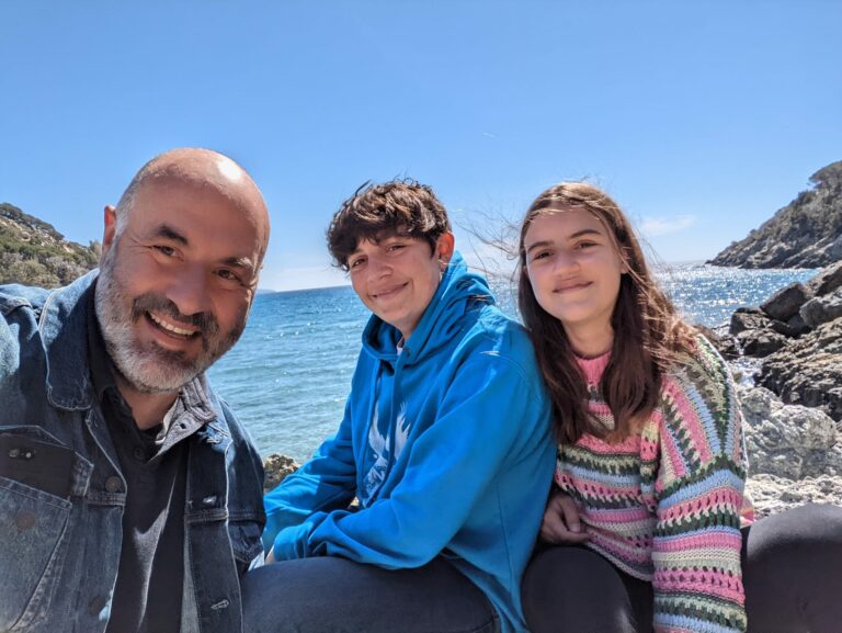 Scopri di più sull'articolo Buona Pasquetta da Fetovaia! Un Adriano lucido, riflessivo e di specchiata…