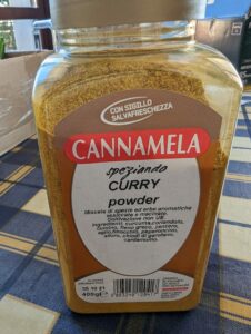 Scopri di più sull'articolo Ho appena inventato una nuova ricetta speziatissima: il CURRY CURRY. Unico…