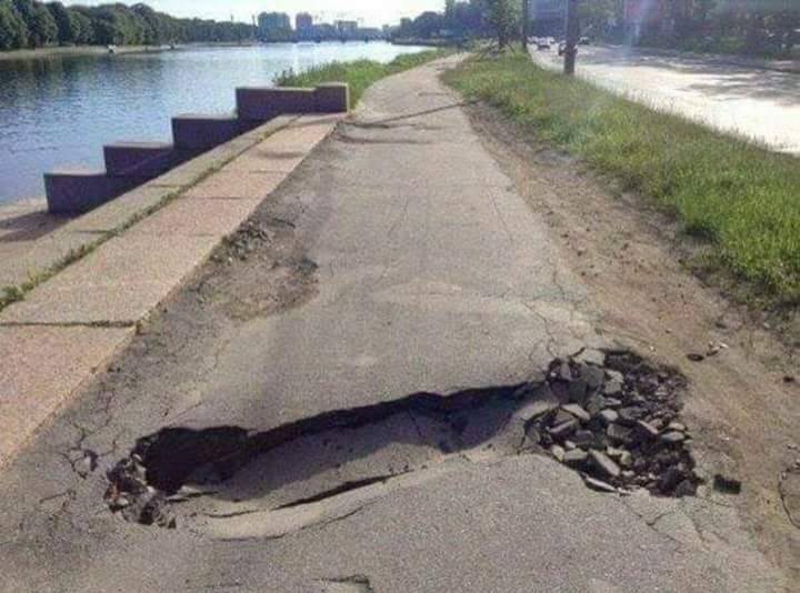 Scopri di più sull'articolo Ieri sera stavo correndo nudo per fare un ultimo tuffo rinfrescante nel fiume…