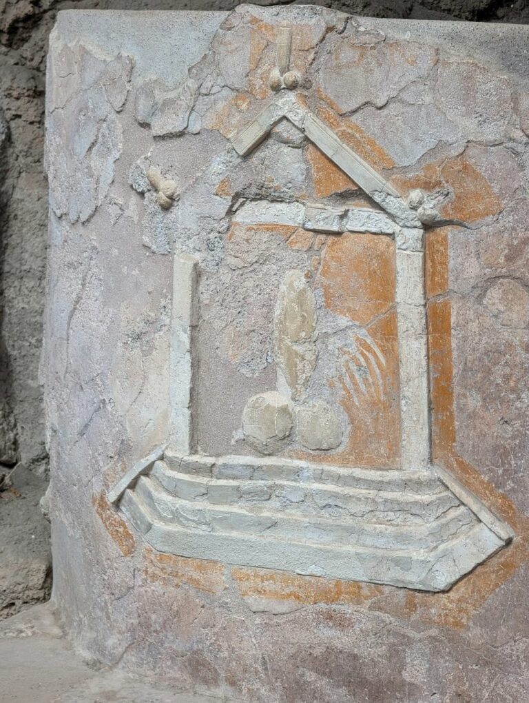 Scopri di più sull'articolo Sono stato a Pompei. Indovina un po’ che ho trovato girando per gli scavi…