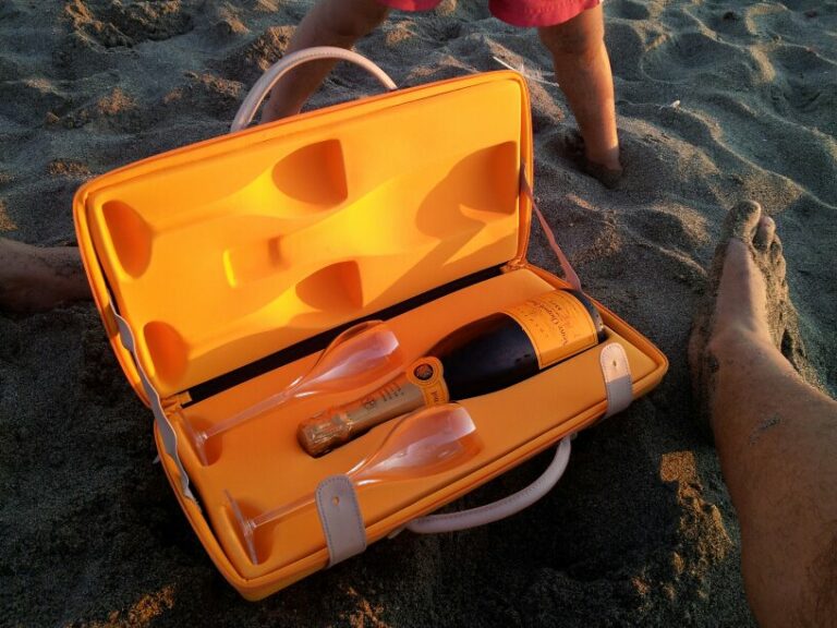 Scopri di più sull'articolo Champagneeeeeeeee per brindare al tramontooooooo…
