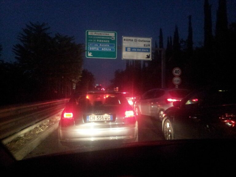 Scopri di più sull'articolo Mezz’ora per fare un chilometro. E ancora non sono arrivato al raccordo. Lisa…