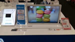 Scopri di più sull'articolo Siamo circondati!!!! Escono dalle fottute pareti…