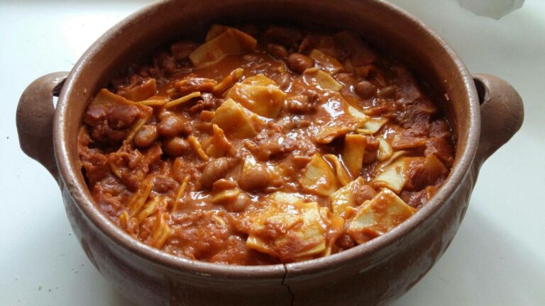 Scopri di più sull'articolo Mi rendo conto che posto solo cibo e cazzate. Evidentemente la mia vita è fatta…
