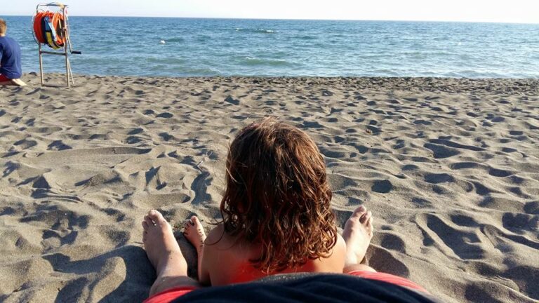 Scopri di più sull'articolo Titolo: “Piedoni con bambina…