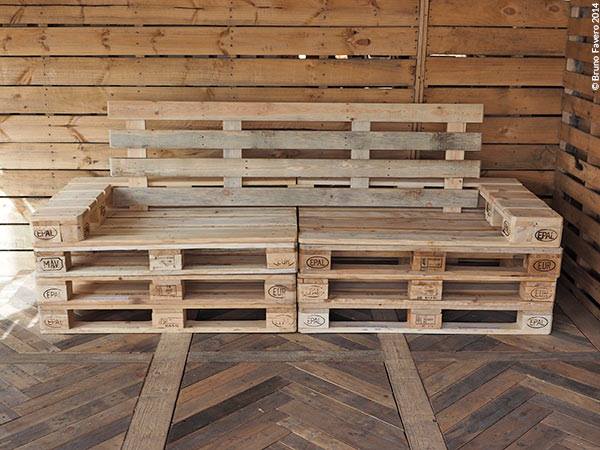 Scopri di più sull'articolo Ho deciso. Mi faccio il divano per il terrazzo in pallet. Vanno tanto di moda…