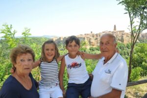 Scopri di più sull'articolo Oggi i miei genitori festeggiano 49 anni di matrimonio che sommati agli 11 di…
