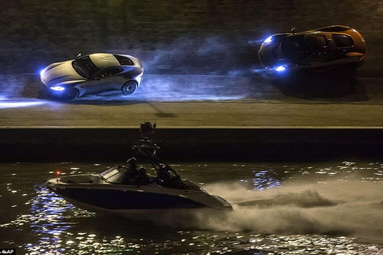 Scopri di più sull'articolo Guardando Spectre mi è venuto in mente che scendere sull’argine del fiume, più…