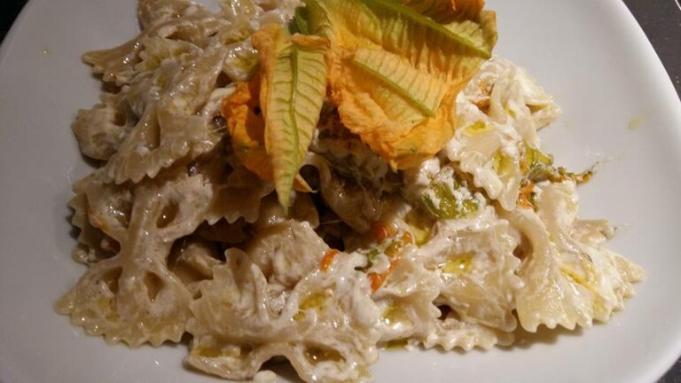 Scopri di più sull'articolo Questa me la sono inventata giusto giusto ieri! Farfalle con fiori di zucca…