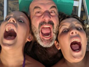 Scopri di più sull'articolo I tre tenori si esibiscono in spiaggia per la gioia dei bagnanti…