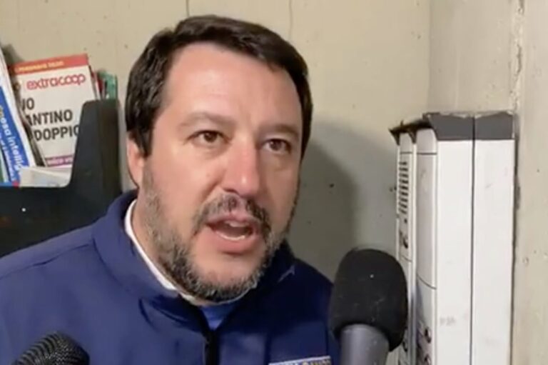 Scopri di più sull'articolo In anteprima esclusiva la nuova hit di Sanremo! SE CITOFONANDO (Matteo Salvini)…