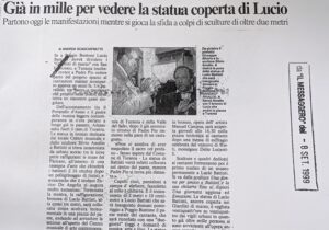 Scopri di più sull'articolo Già in mille per vedere la statua coperta di Lucio (Il Messaggero)
