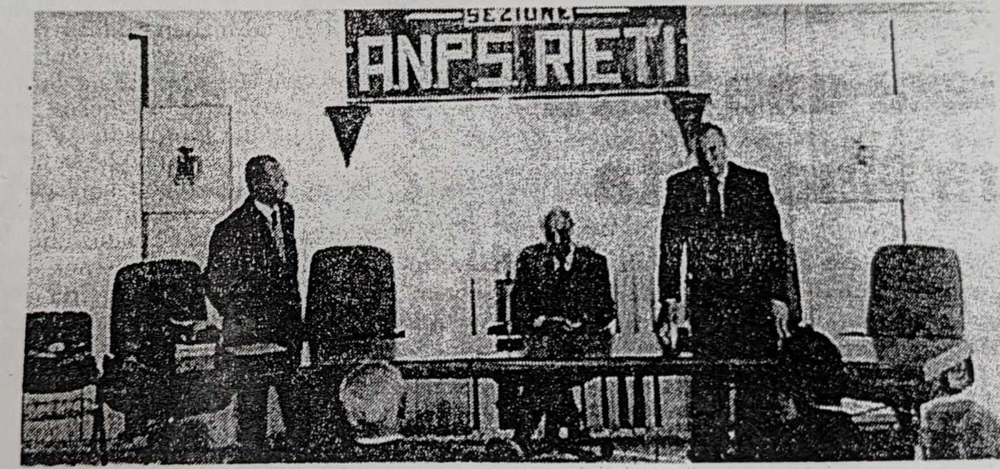 POLIZIA Da destra: i soci onorari dell'Anps il questore dott. Americo Di Censo e il prefetto dott. Giuseppe Altorio, il vice presidente della sezione cav. Ernesto Rocci