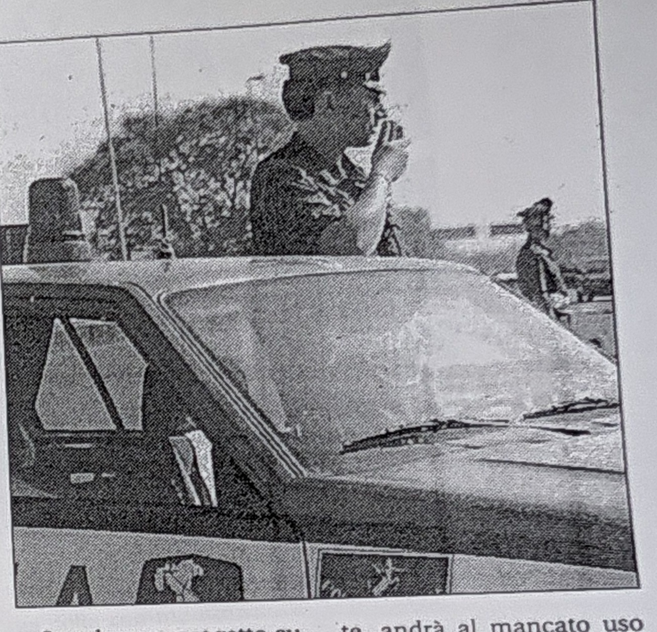 Un controllo stradale da parte di una pattuglia della Polizia