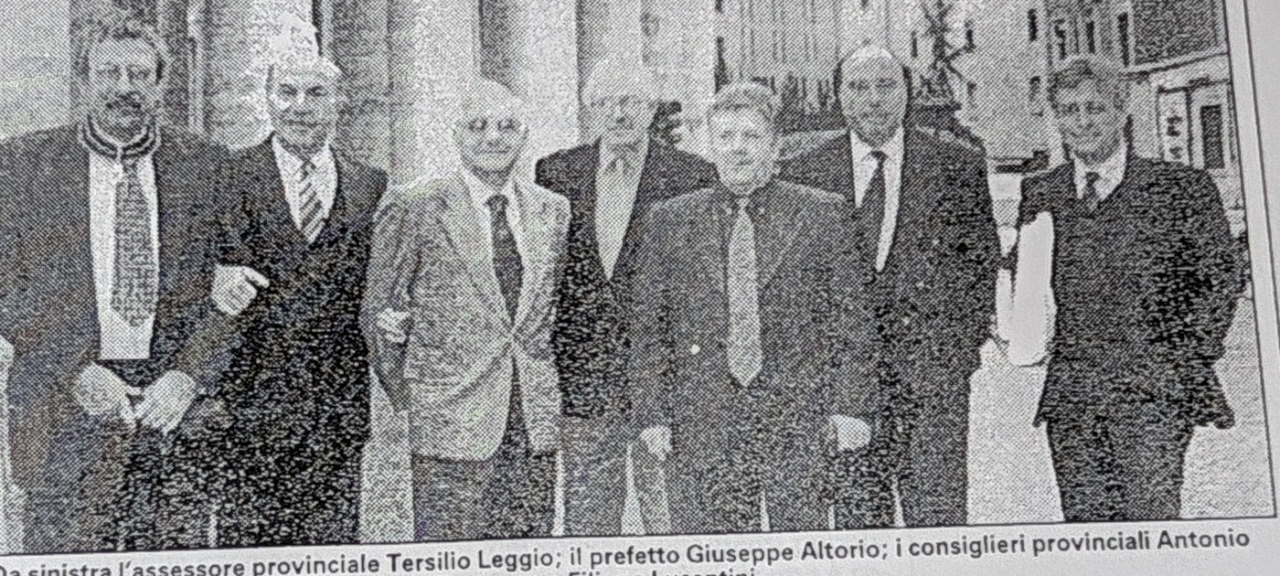 Da sinistra l'assessore provinciale Tersilio Leggio; il prefetto Giuseppe Altorio; i consiglieri provinciali Antonio Milardi, Mario Pascasi e Gino Iacuitto; l'assesssore Filippo Lucentini