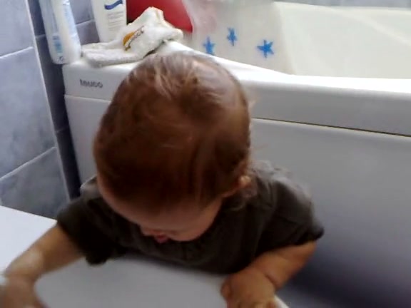 Scopri di più sull'articolo Ingredienti per lo scherzo perfetto: 1) Un figlio assetato 2) Un bidet…